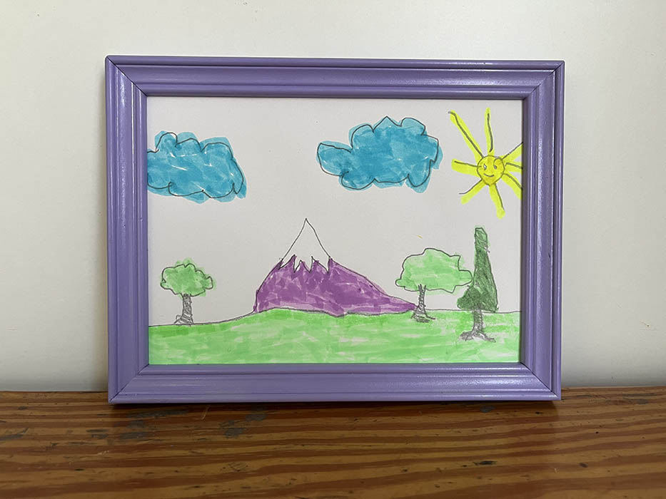 MONTAÑA VIOLETA. ROTULADOR SOBRE PAPEL. 20,5 X 15,5